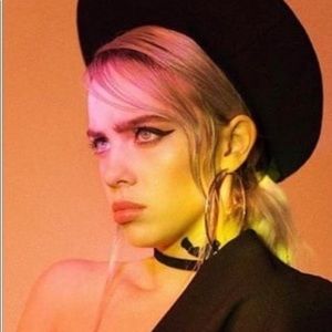 Meet your Posher, Destiny